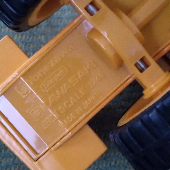 Vintage Yonezawa Japan Die-Cast Kawasaki Wheel Loader 88ZII 1/48 Scale - Picture 8 of 10